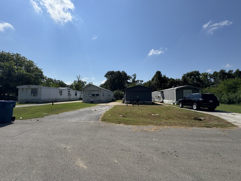 1623 Brazos St, Hempstead, TX for sale - Building Photo - Image 2 of 13