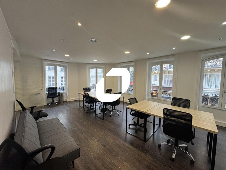 15 Rue Du Caire, Paris for lease - Interior Photo - Image 2 of 5