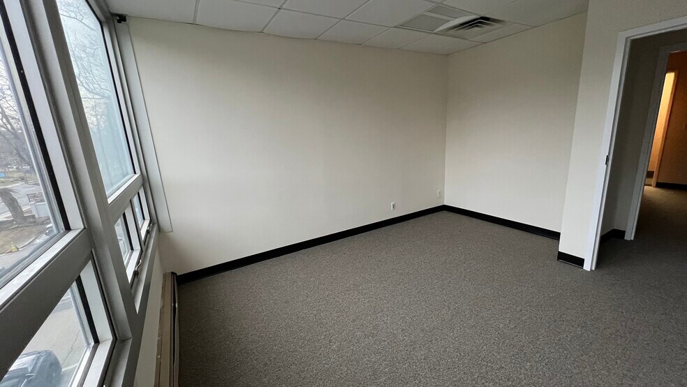 111 N Central Ave, Hartsdale, NY à louer - Photo du bâtiment - Image 3 de 12