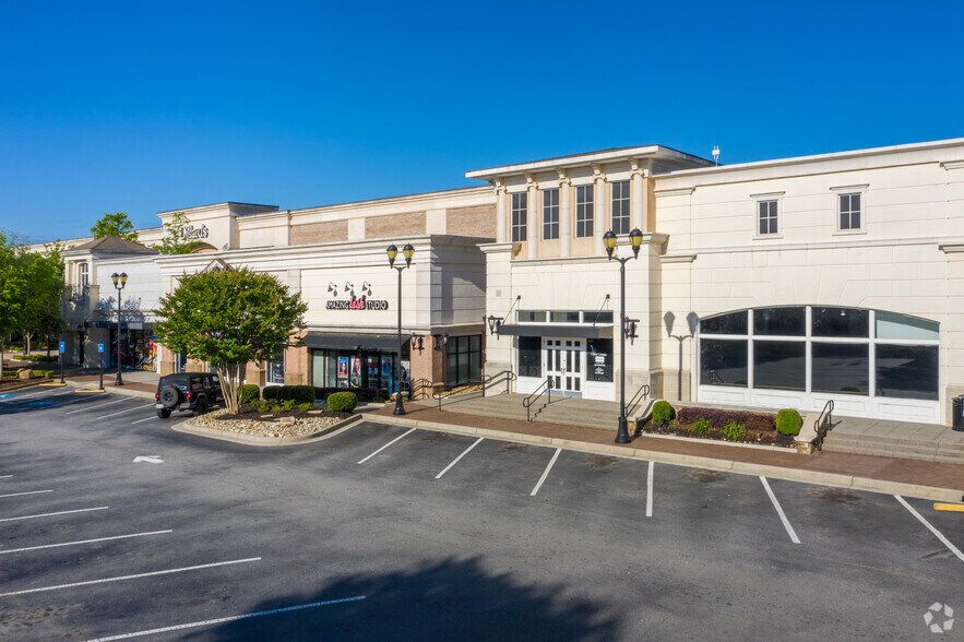 312 Newnan Crossing Byp, Newnan, GA à louer - Photo du bâtiment - Image 3 de 5