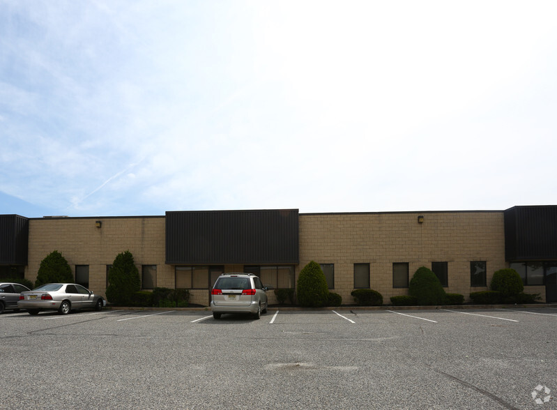 424 Commerce Ln, West Berlin, NJ for lease - Building Photo - Image 2 of 3