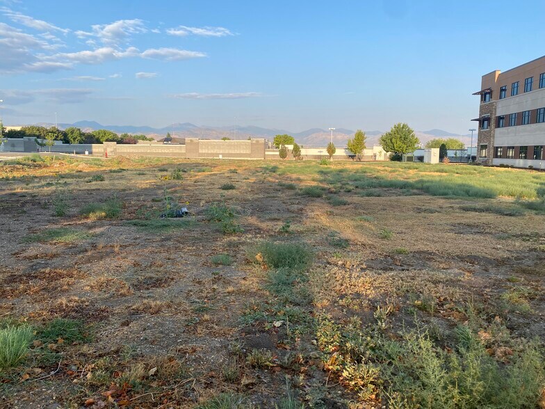 14068 S 145 E, Draper, UT à vendre - Photo du bâtiment - Image 3 de 5