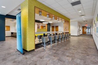 19825 N 7th St, Phoenix, AZ for lease Interior Photo- Image 2 of 4