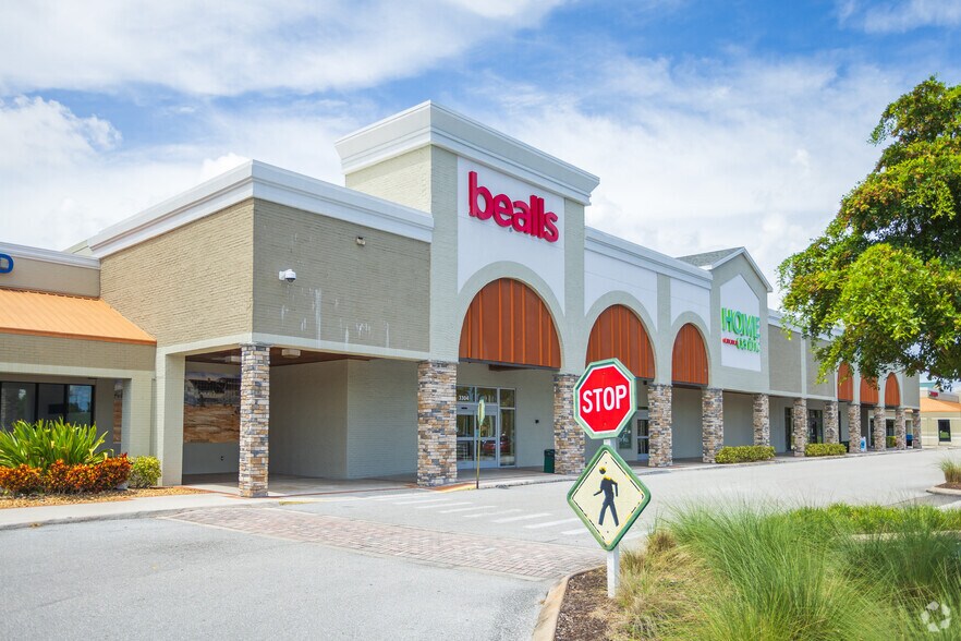 3208-3598 SE Federal Hwy, Stuart, FL à louer - Photo du bâtiment - Image 3 de 4