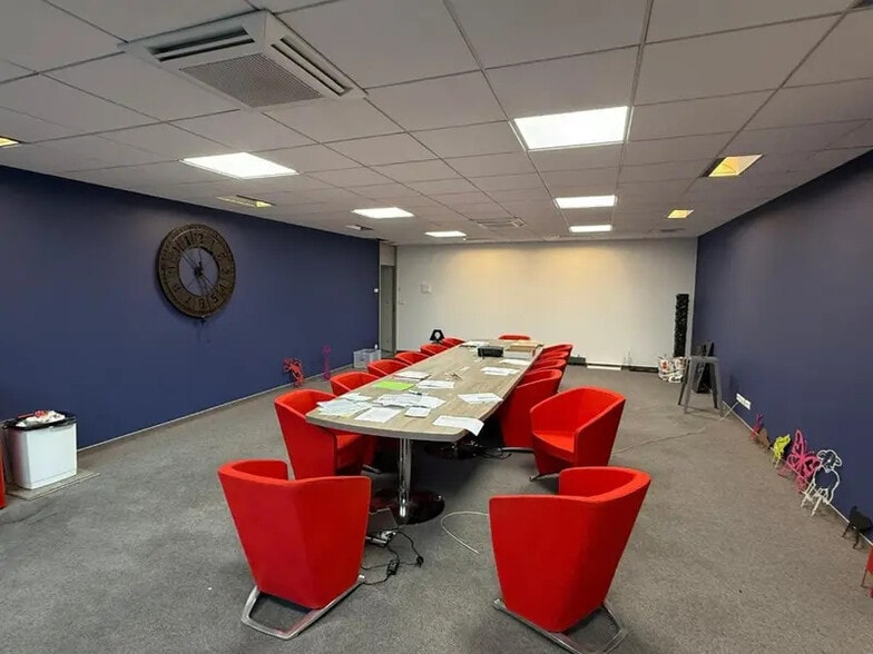 Office in Chalon-sur-Saône for lease - Interior Photo - Image 2 of 6