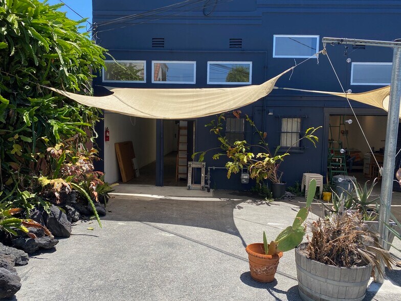 3707-3711 W Jefferson Blvd, Los Angeles, CA à louer - Photo du bâtiment - Image 3 de 15