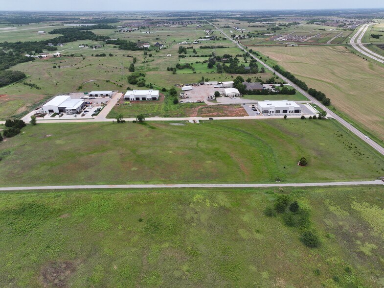 11601 Morgan Road, Yukon, OK à vendre - Photo du bâtiment - Image 2 de 7
