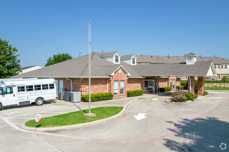5925 Hillcrest Rd, Frisco, TX à vendre - Photo du bâtiment - Image 2 de 4