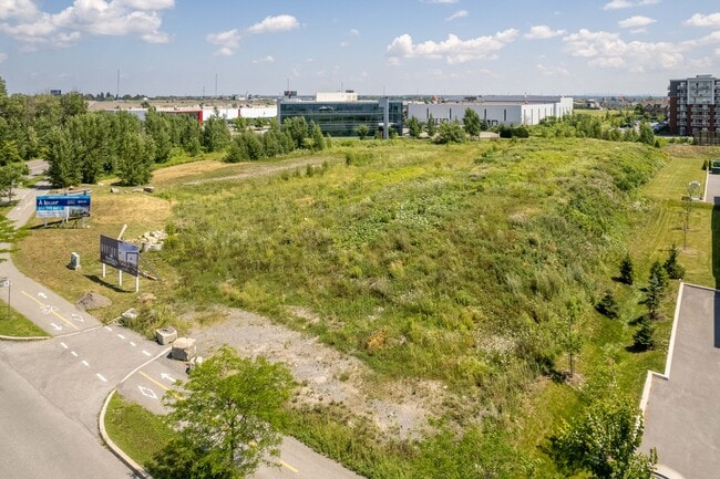 Plus de détails pour 3665 Av Grandes Tourelles, Boisbriand, QC - Bureau à louer