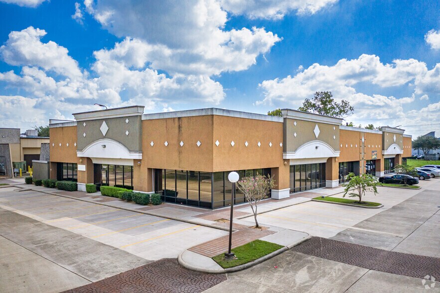 11233 Crown Park Dr, Houston, TX à louer - Photo du bâtiment - Image 2 de 8