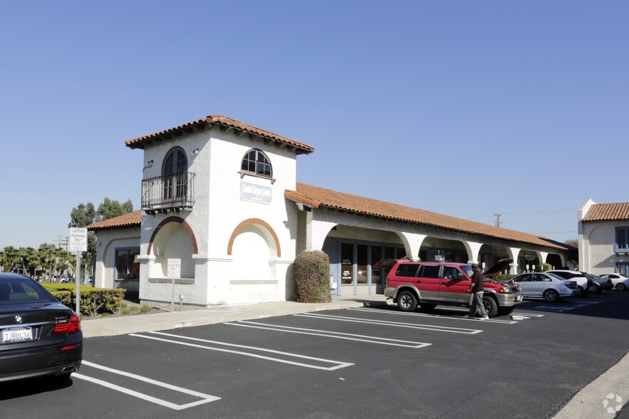 17672 Beach Blvd, Huntington Beach, CA for sale - Building Photo - Image 2 of 12