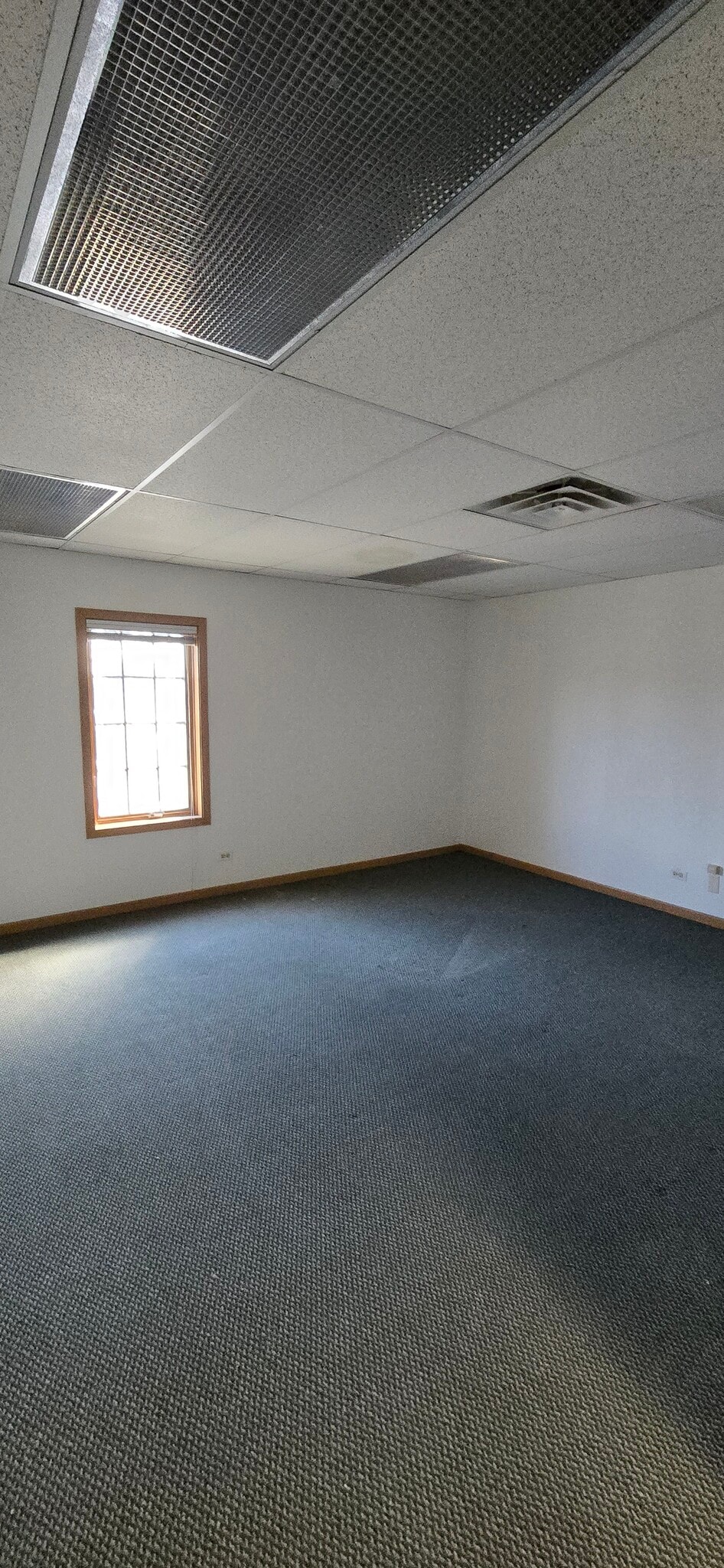 40 S Prospect St, Roselle, IL à louer Photo intérieure- Image 1 de 1