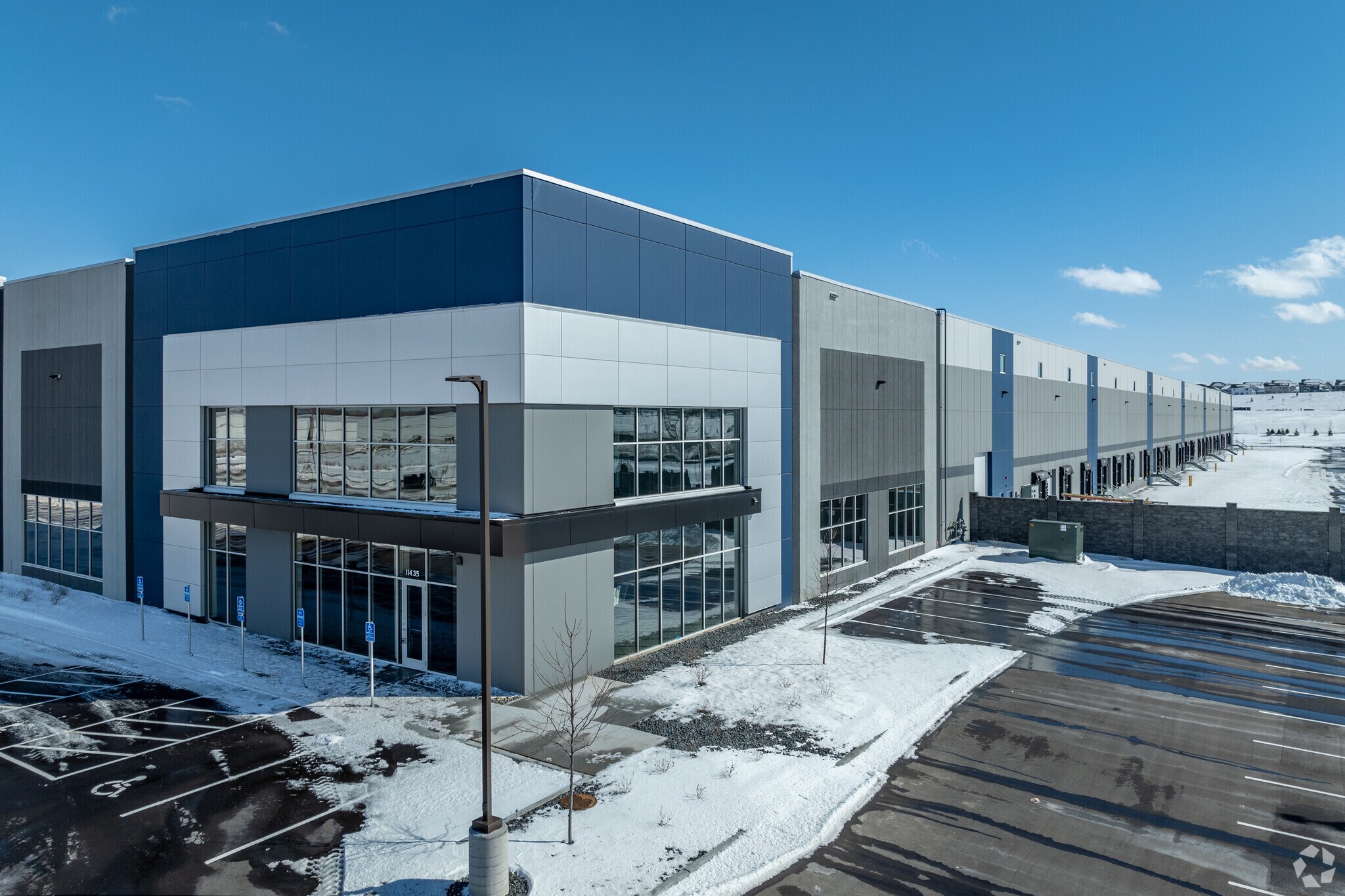 11435 Hudson Rd, Woodbury, MN à louer Photo principale- Image 1 de 7