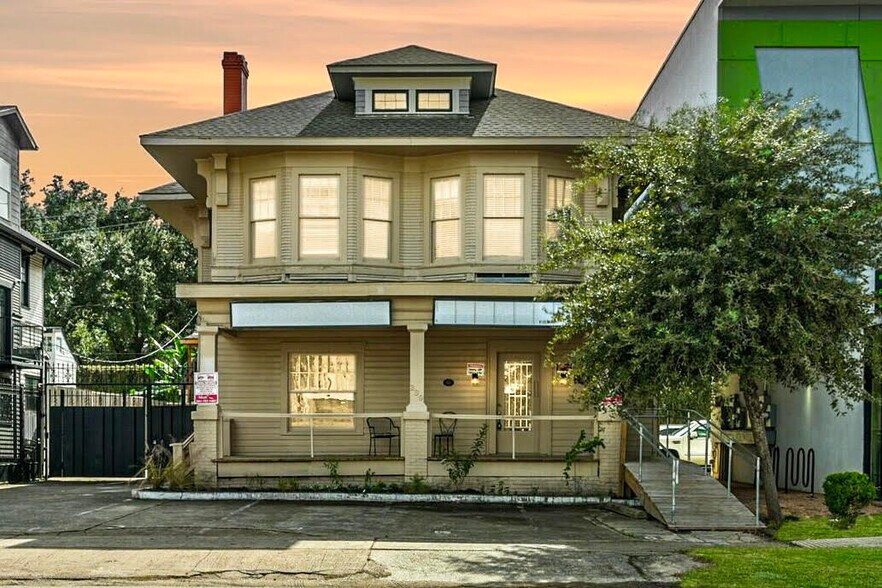 239 Westheimer Rd, Houston, TX à vendre - Photo du bâtiment - Image 1 de 68