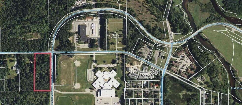 South Greenville West Drive, Greenville, MI à vendre - Photo du bâtiment - Image 3 de 4