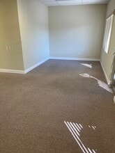 5952-6012 Clark Center Ave, Sarasota, FL à louer Photo intérieure- Image 2 de 8