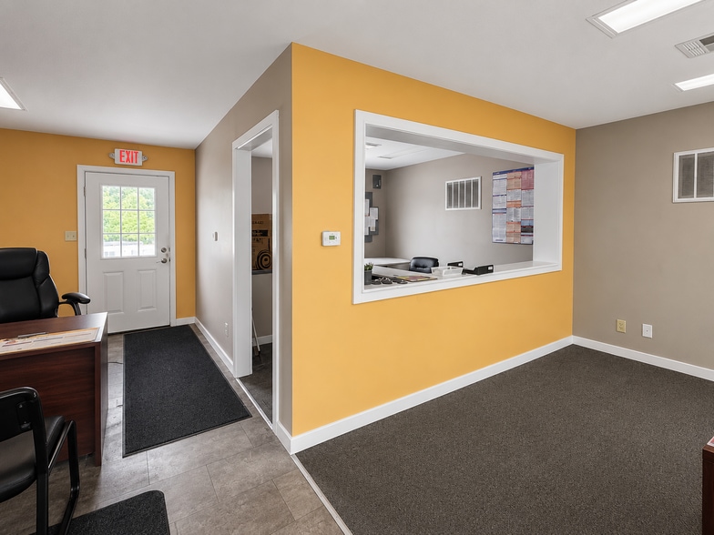 2100 Dickman Rd, Springfield, MI for sale - Building Photo - Image 2 of 12