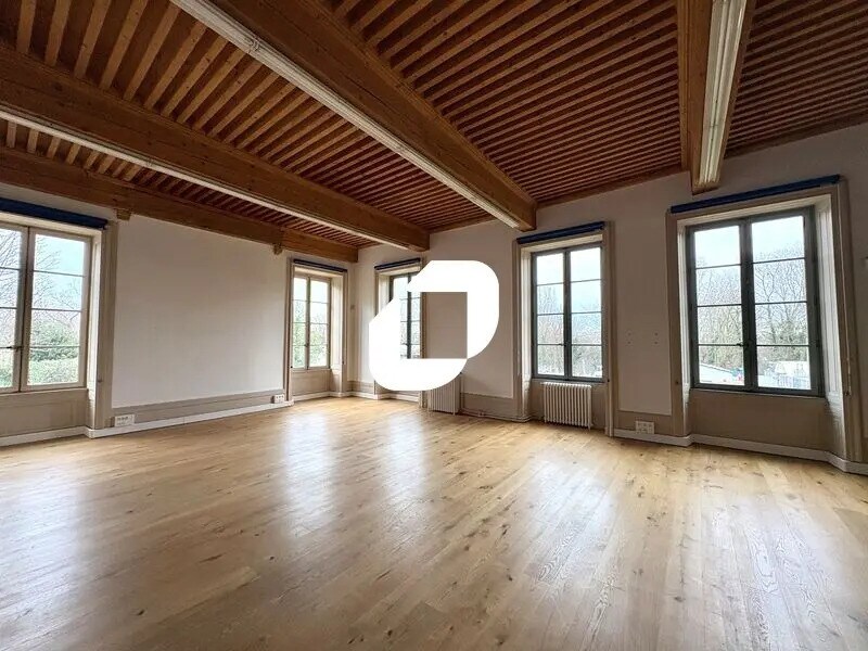Rue D'Yvours, Irigny for lease Interior Photo- Image 1 of 14