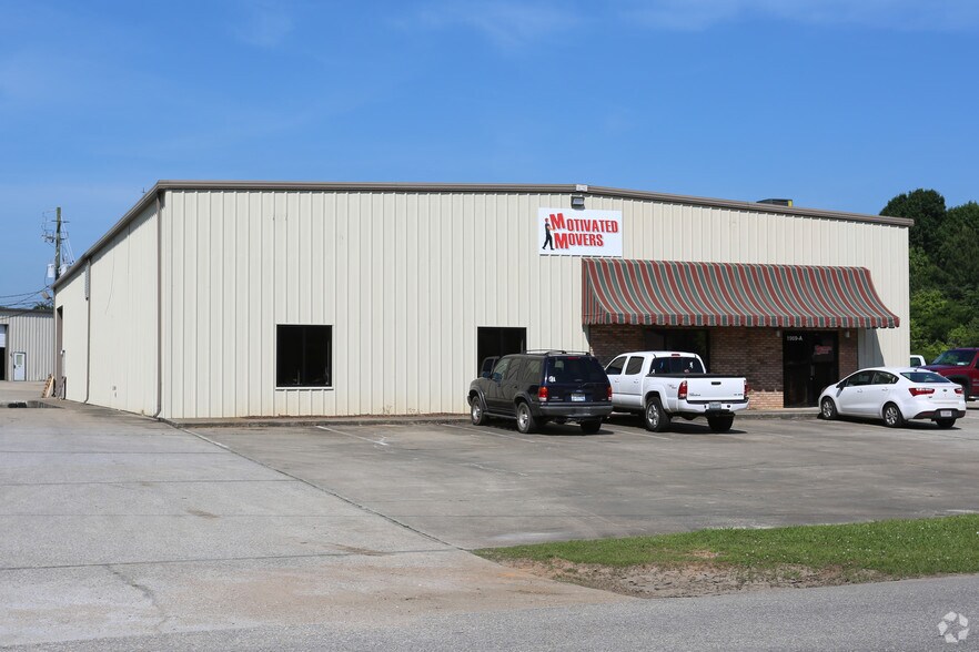 192 Chandalar park Dr, Pelham, AL à louer - Photo du bâtiment - Image 3 de 6