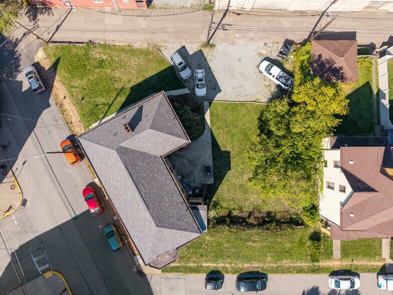 815 McClure St, Munhall, PA à vendre - Photo du bâtiment - Image 3 de 25