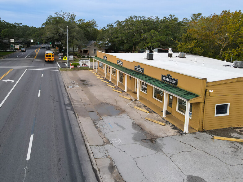 902-908 E Main St, League City, TX for lease - Building Photo - Image 3 of 8