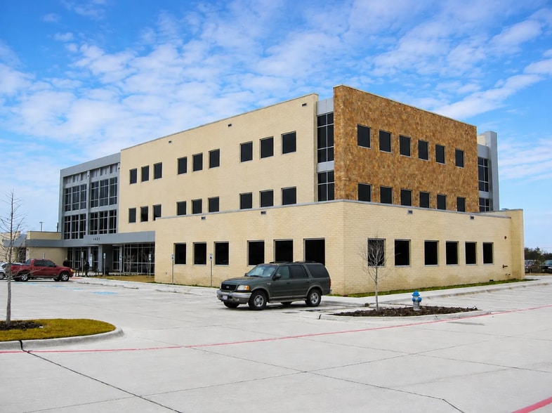 4201 Medical Center Dr, McKinney, TX à louer - Photo du bâtiment - Image 2 de 6