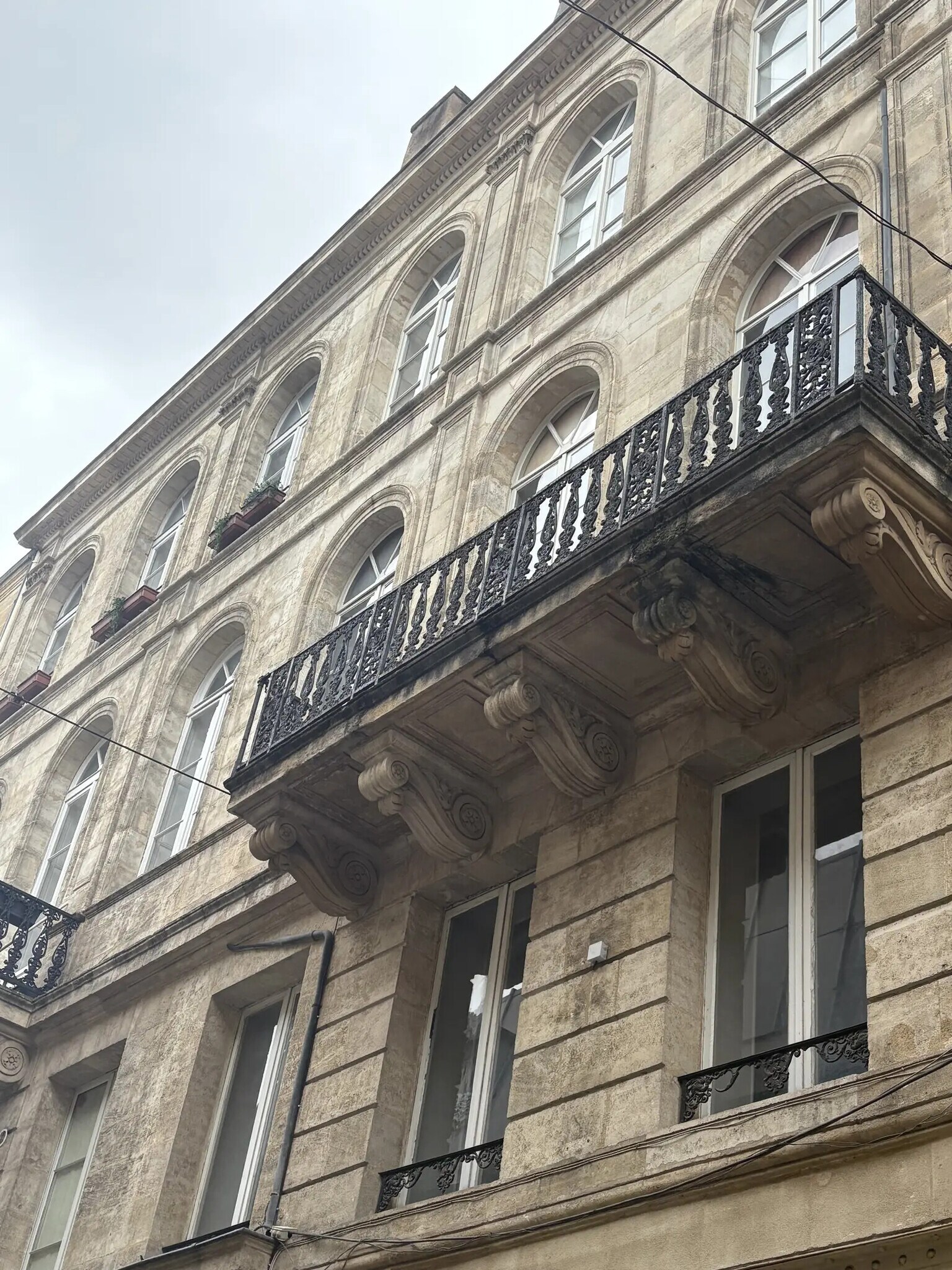Bureau dans Bordeaux à louer Photo du bâtiment- Image 1 de 17