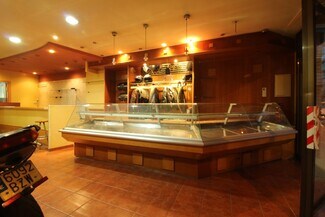 Plus de détails pour Multi-résidentiel à vendre