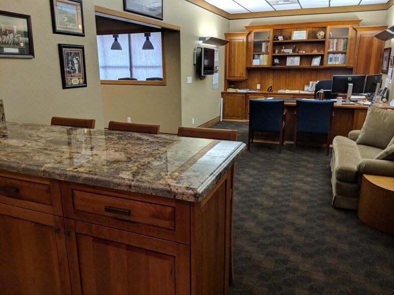 390 E 6th St, Reno, NV à louer - Photo intérieure - Image 3 de 15