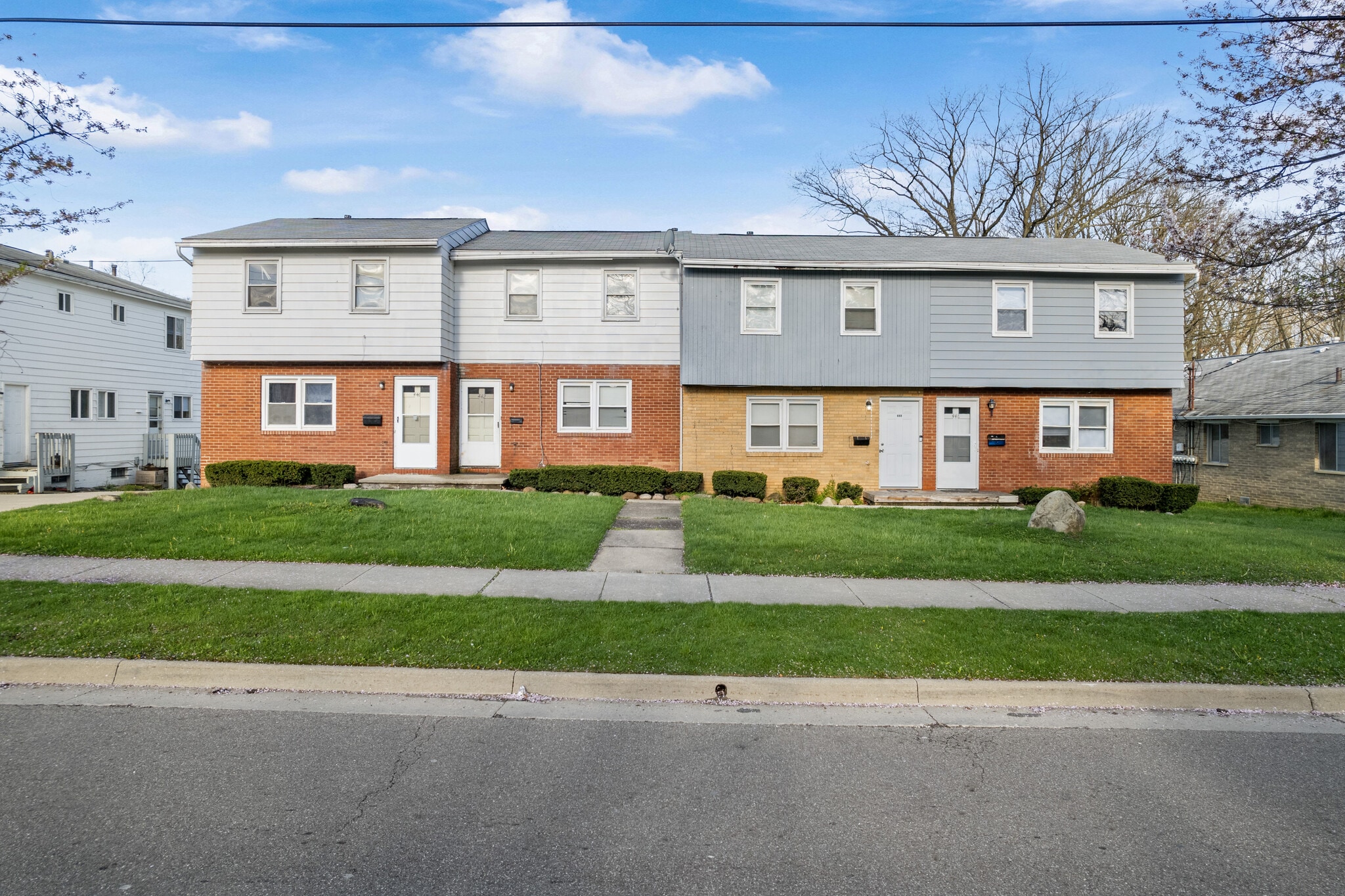 2171 Thurmont Rd, Akron, OH for sale Primary Photo- Image 1 of 25