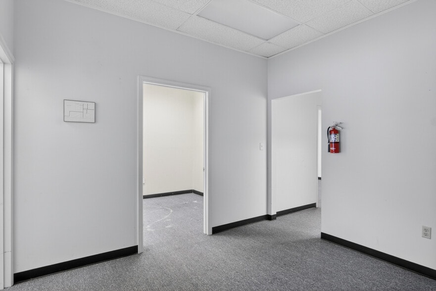 126 N Main St, Warrenton, NC for lease - Primary Photo - Image 1 of 33