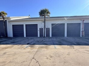 4590 Babcock St NE, Palm Bay, FL à louer Photo intérieure- Image 2 de 2