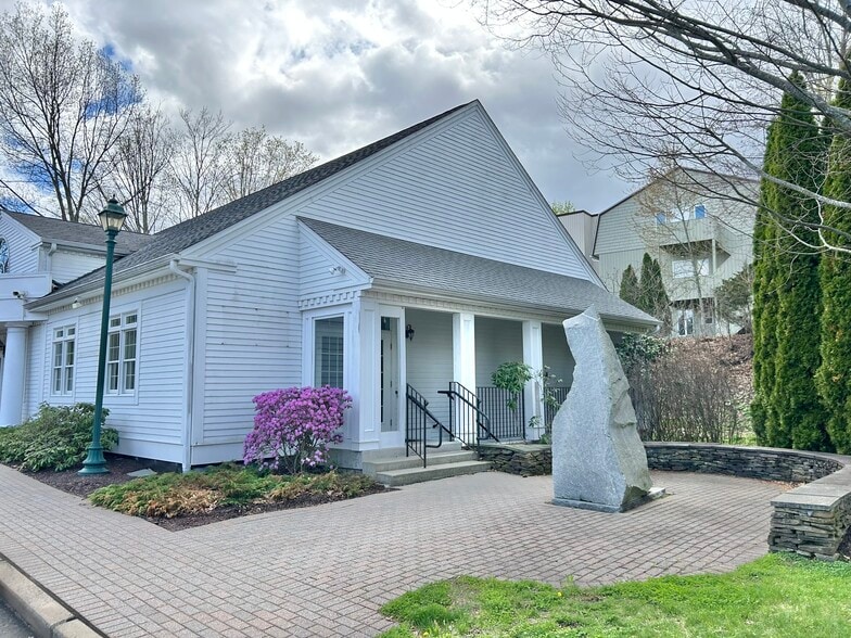 33 Dale Rd, Avon, CT à louer - Photo intérieure - Image 2 de 16