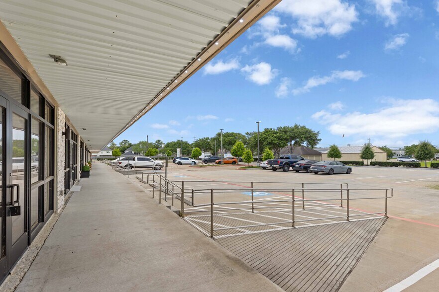 395 Columbia Memorial Parkway, Kemah, TX à louer - Photo du bâtiment - Image 3 de 16