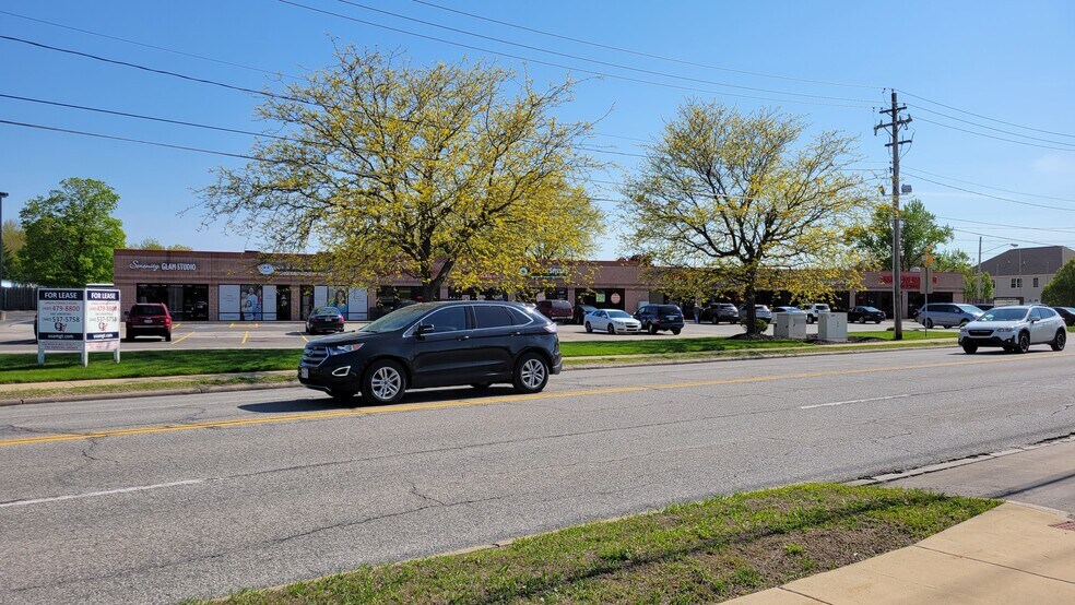 34302 Euclid Ave, Willoughby, OH à louer - Photo du bâtiment - Image 2 de 22