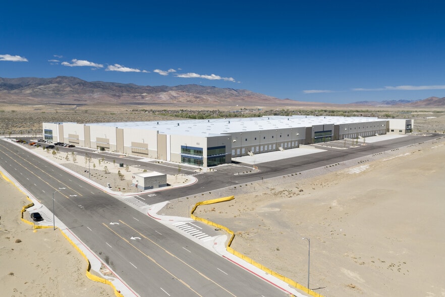 850 Commerce Center Dr, Fernley, NV for lease - Building Photo - Image 1 of 3