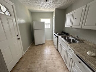 Plus de détails pour 695 Cameron M Alexander Blvd NW, Atlanta, GA - Multi-résidentiel à vendre