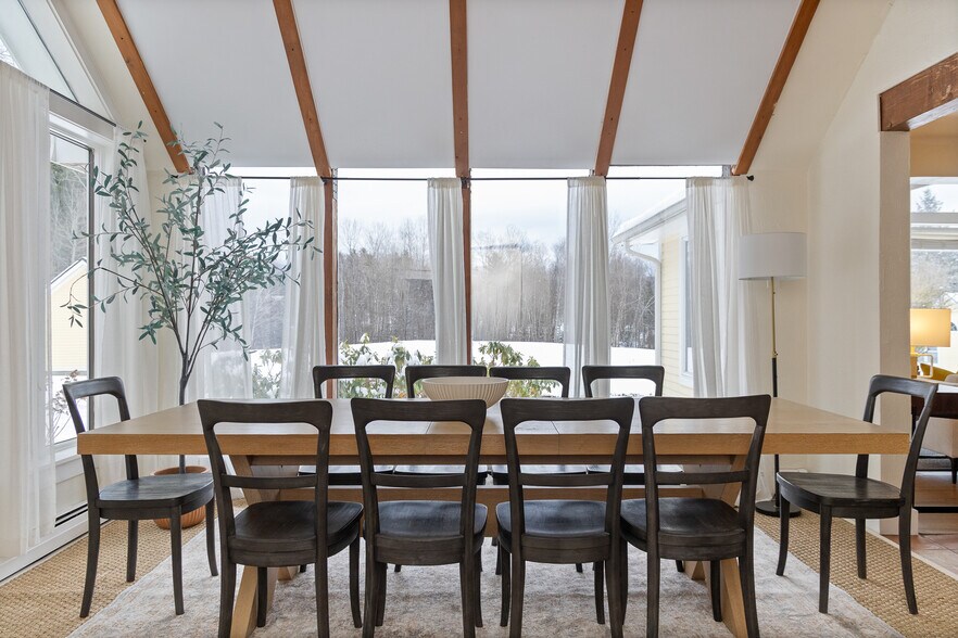 54 Red Clover Ln, Mendon, VT à vendre - Photo du bâtiment - Image 3 de 22