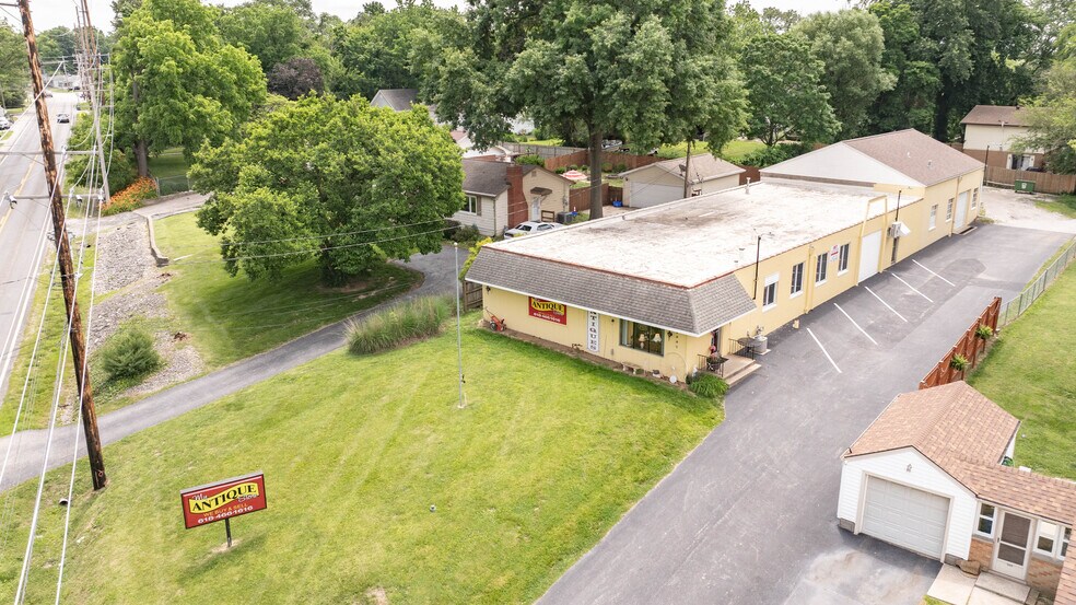 1007 W Delmar Ave, Godfrey, IL à vendre - Photo principale - Image 1 de 48