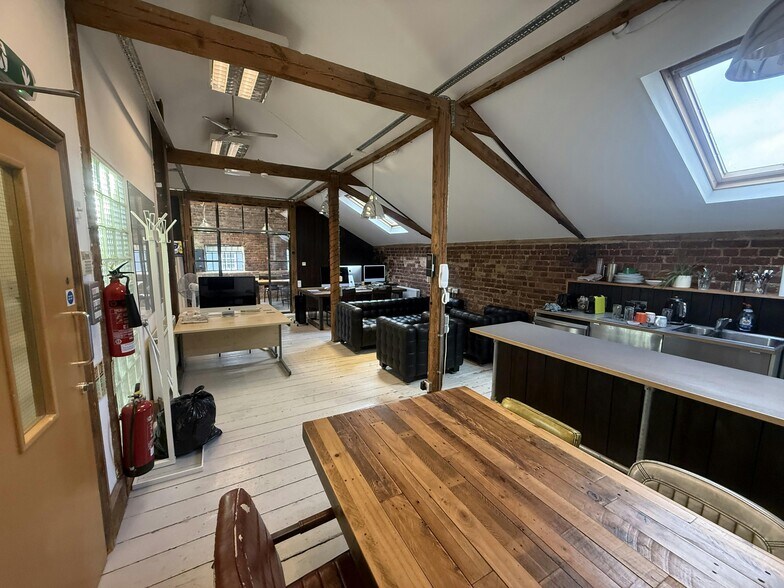 127 Gloucester Rd, Brighton à louer - Photo du bâtiment - Image 1 de 19
