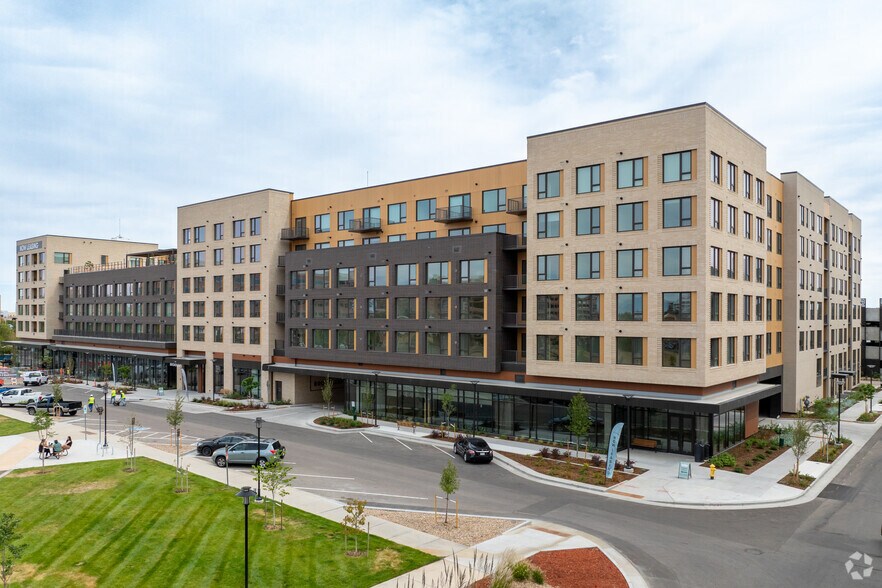 1380 Uvalda St, Aurora, CO à louer - Photo principale - Image 1 de 79