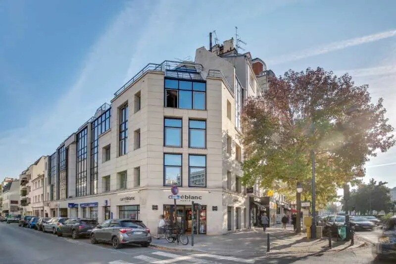 Bureau dans Neuilly-sur-Seine à louer - Photo du bâtiment - Image 2 de 6