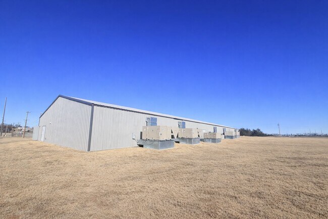 Plus de détails pour 1701 E 1st St, Chandler, OK - Local d'activités à louer