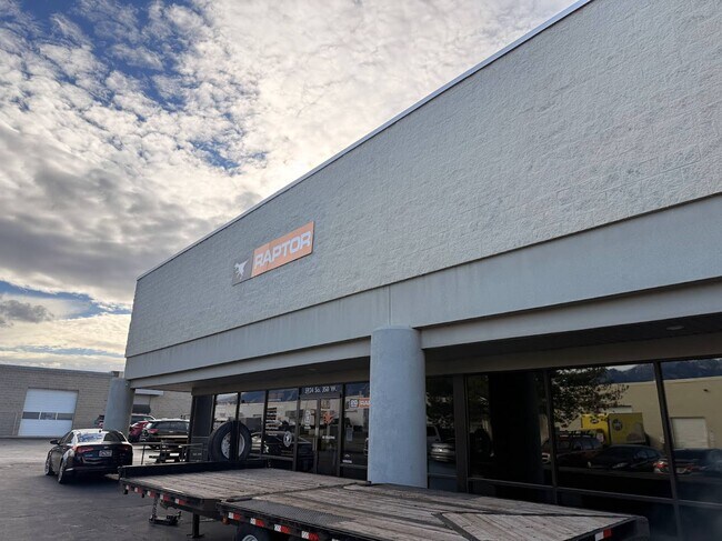 Plus de détails pour 5918-5924 S 350 W, Salt Lake City, UT - Industriel à louer