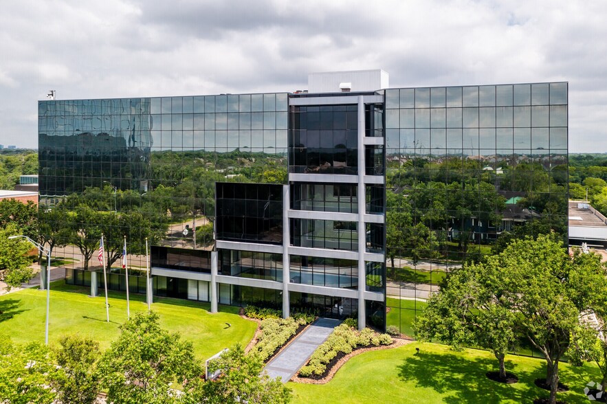 11000 Richmond Ave, Houston, TX à louer - Photo du bâtiment - Image 2 de 17