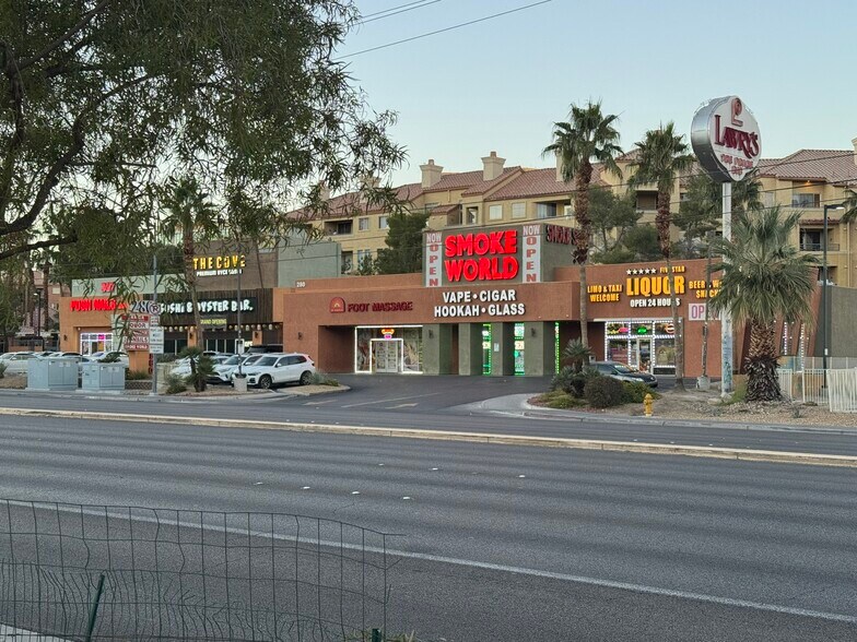 280 E Flamingo Rd, Las Vegas, NV à vendre - Photo du bâtiment - Image 2 de 7