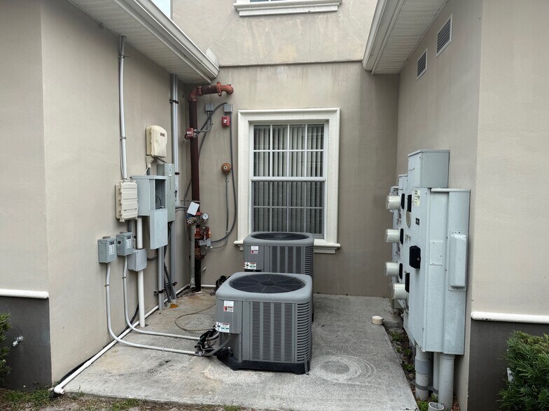 6921 Pistol Range Rd, Tampa, FL à vendre - Photo du bâtiment - Image 3 de 24