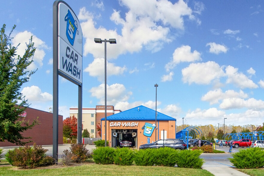 1521 E Alexis Rd, Toledo, OH for sale - Building Photo - Image 2 of 6