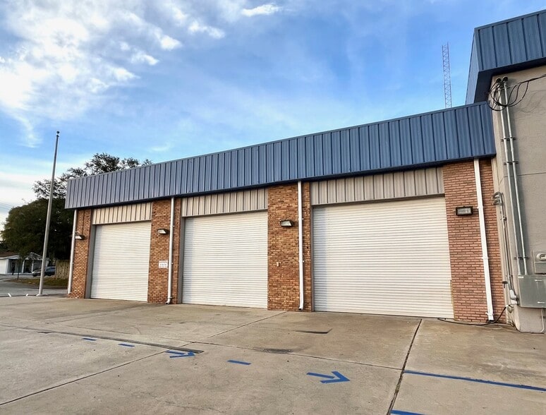 2 Racetrack Rd NE, Fort Walton Beach, FL à louer - Photo du bâtiment - Image 2 de 9