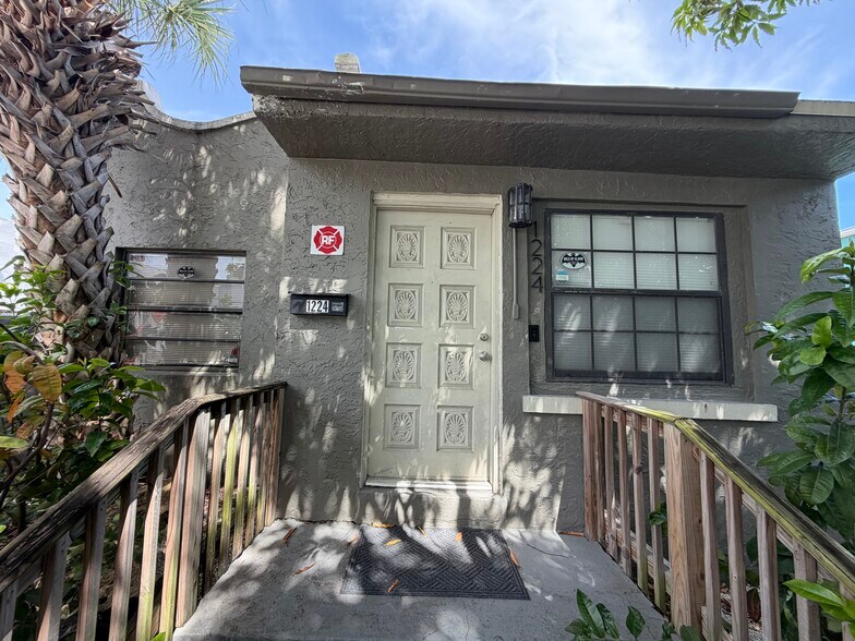 1224 SW 1st Ave, Fort Lauderdale, FL à louer - Photo du bâtiment - Image 2 de 4
